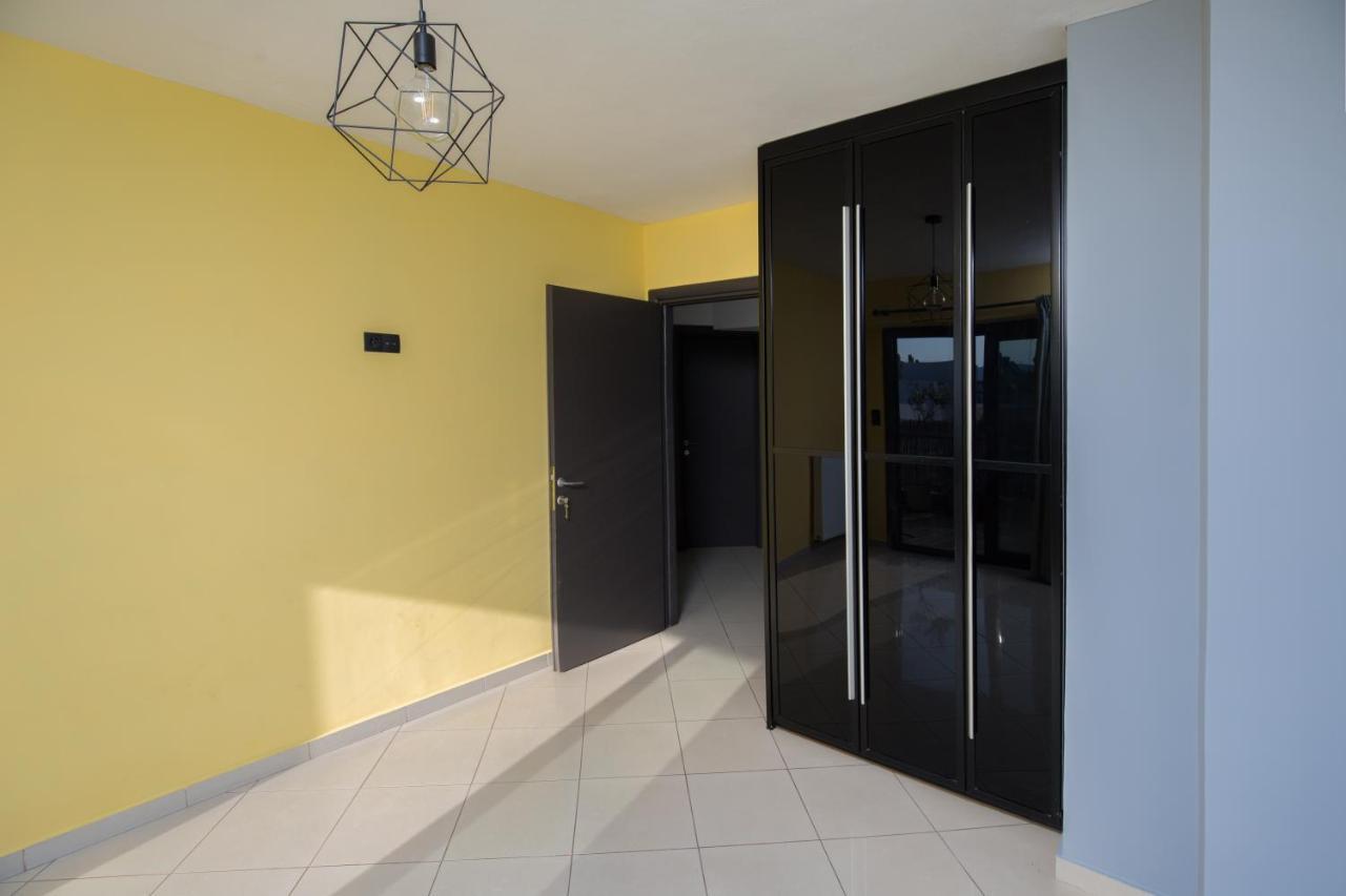 Spacious Modern Apartments With Great Rooftop View Atény Exteriér fotografie